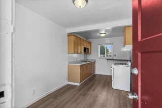 Building Photo - 357 Willow St