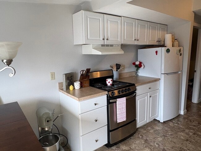 Building Photo - 28 Peck St