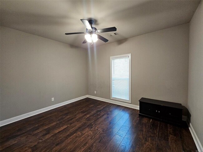 Building Photo - 1017 Ridge Point Dr