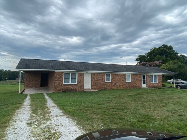 Building Photo - 208 Rosemont Dr