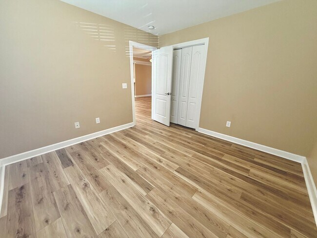 Building Photo - Beautiful 4-Bedroom Home in a Prime Location!