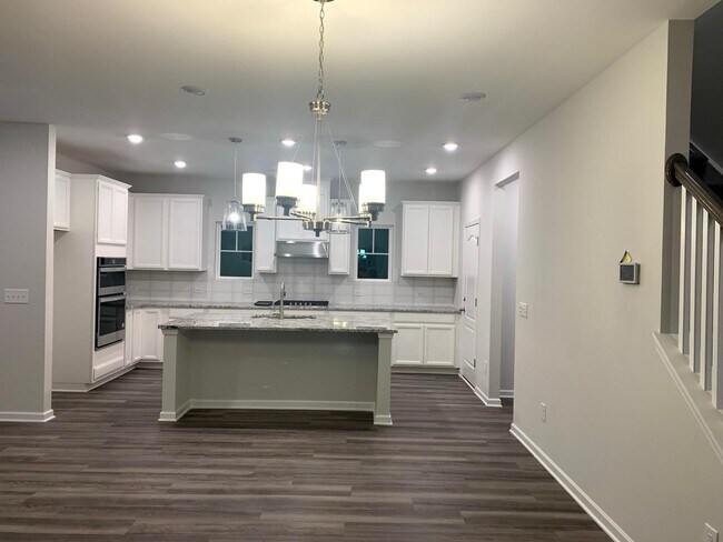 Building Photo - 501 Sage Oak Ln