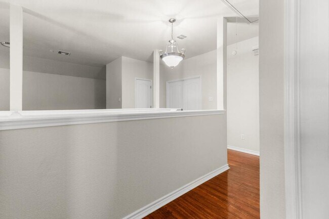 Building Photo - 2802 Scottsdale Dr