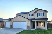 Building Photo - Very clean and newly renovated 4 bdrm, 2.5 bath home