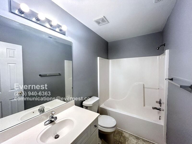 Building Photo - 632 Parkside Cir