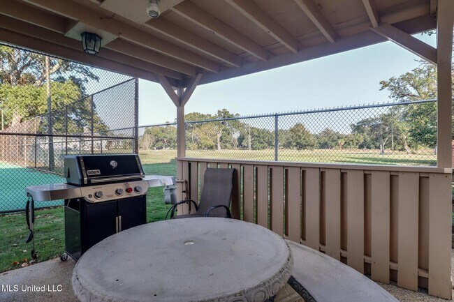 Building Photo - 520 Beach Blvd