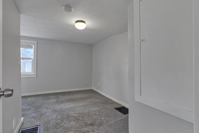 Building Photo - Elegant College Avenue Residence in a Prime Columbus Location