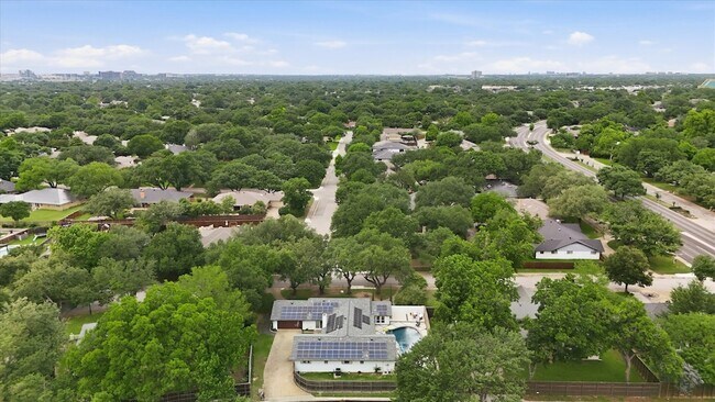 Building Photo - 14840 Knollview Dr