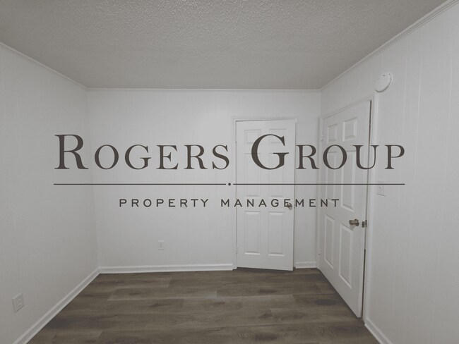 Building Photo - #450 - 208-210 Cooper St Duplex