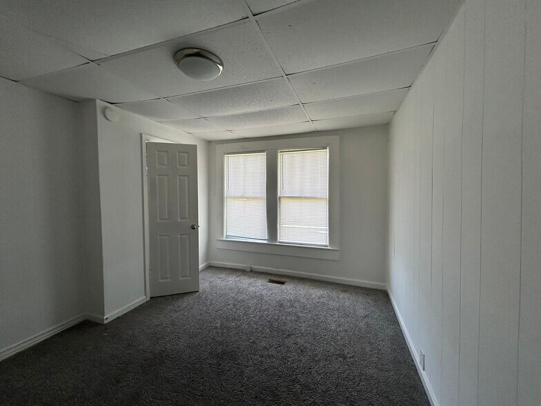 Building Photo - 2904 Garrison Ave SW