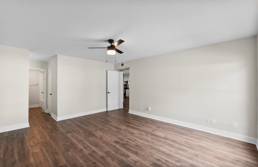 Building Photo - 14515 Wunderlich Dr