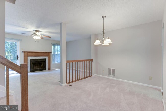 Building Photo - 1605 Oak Spring Way