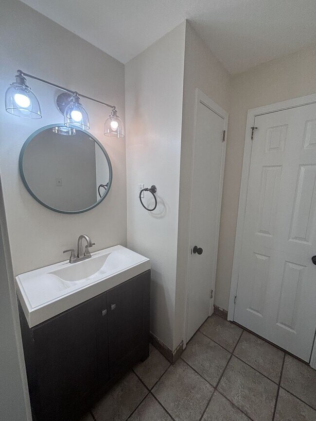 Building Photo - 1451 Arrowhead Trail
