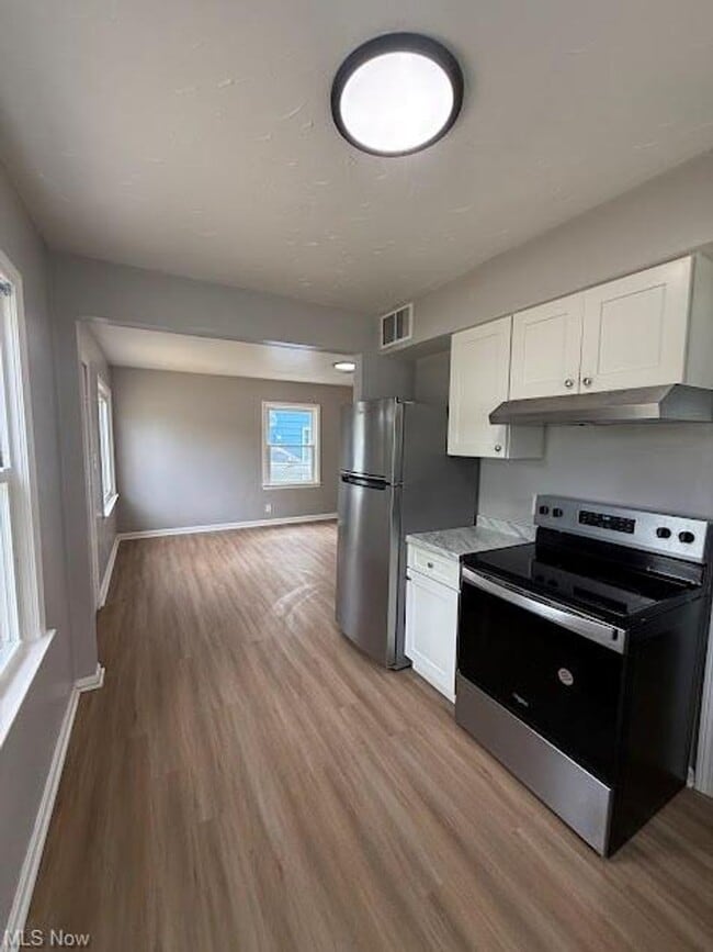 Building Photo - Two bedroom one bathroom single story home for rent