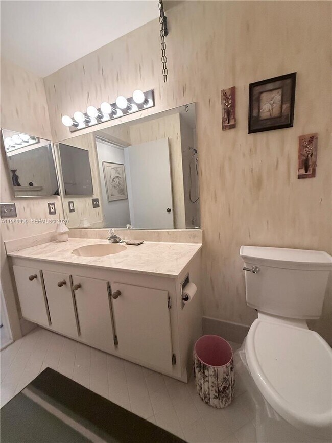 Building Photo - 3310 Perimeter Dr