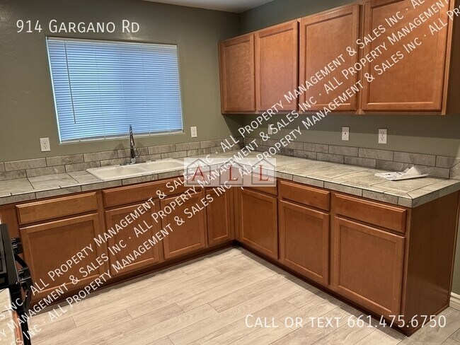 Building Photo - 914 Gargano Rd