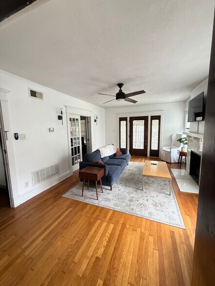 Building Photo - 3704 Jefferson St