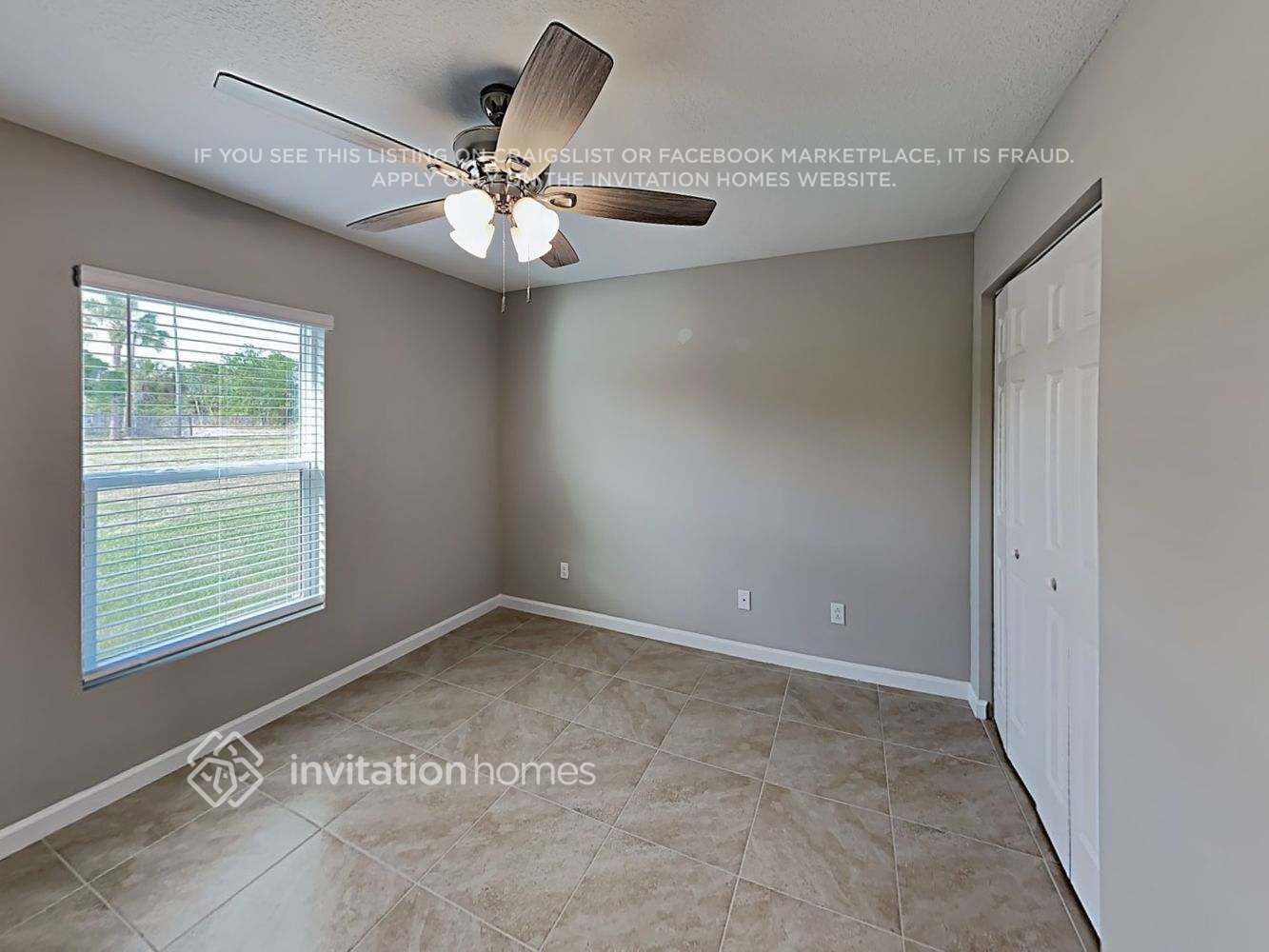 Building Photo - 453 SW Leona Dr