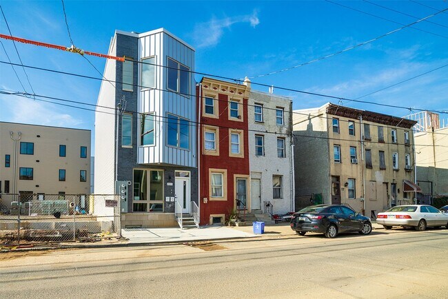 Building Photo - 2022 N 5th St