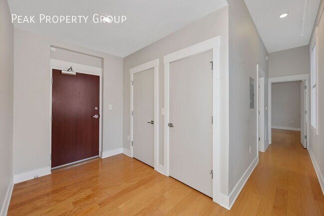 Building Photo - 412 E 13th St