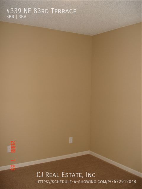 Building Photo - 4339 NE 83rd Terrace