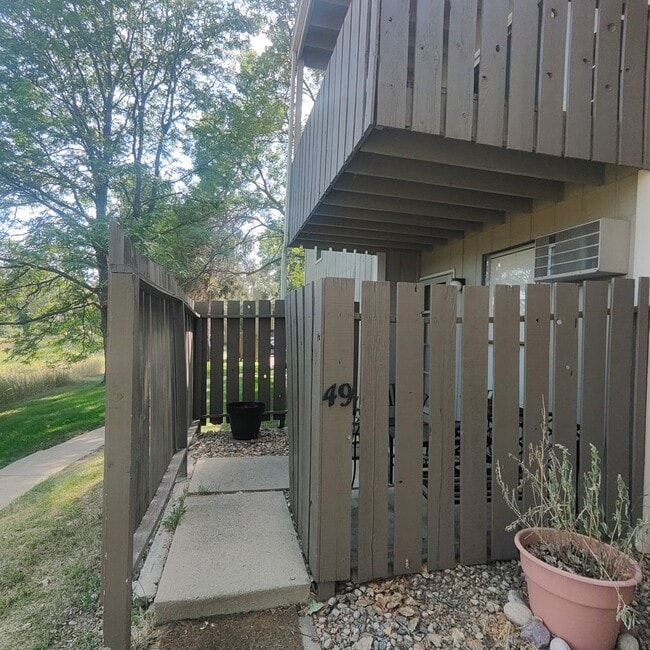 Building Photo - Spacious 1 Bedroom Condo for Rent in Niwot