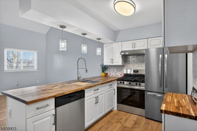 Building Photo - 7 Arapahoe Dr