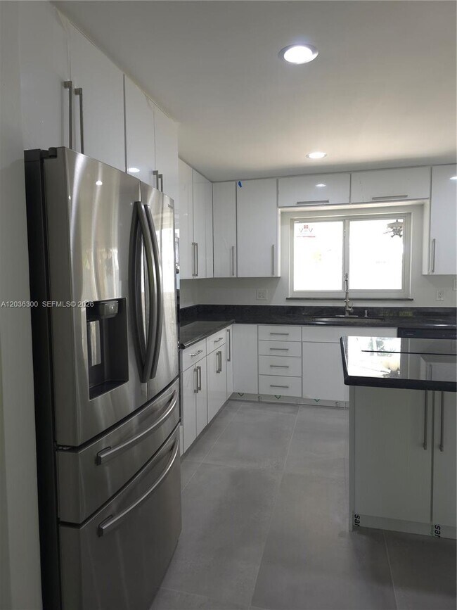 Building Photo - 1565 Thumb Point Dr