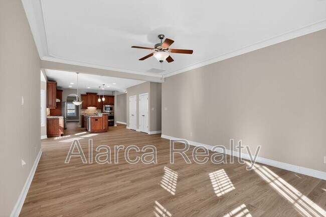 Building Photo - 8723 Whistlers Chase Dr