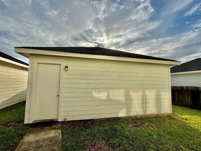 Building Photo - 1511 Nichole Woods Dr