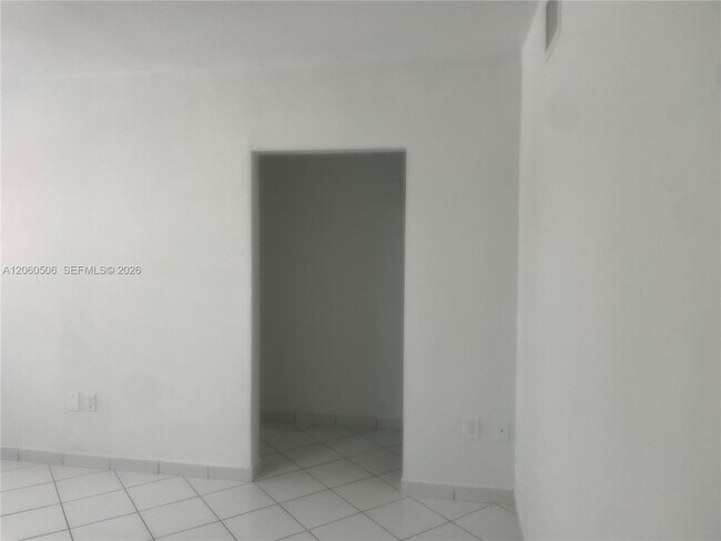 Building Photo - 3430 SW 10th St