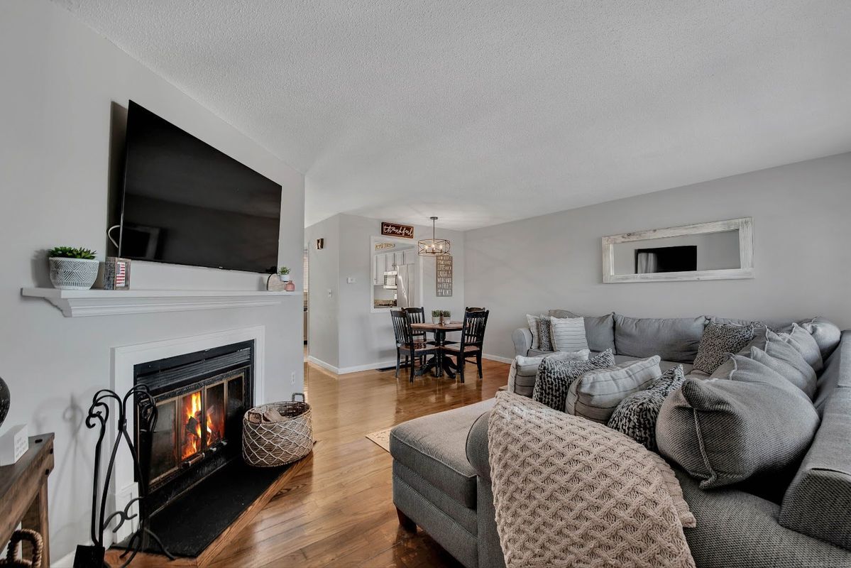 Building Photo - 157 Beacon Hill Common