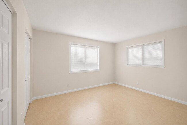 Building Photo - 4528 SW 54th St