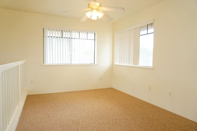 Building Photo - Centrally located Waipahu Single Family Home!