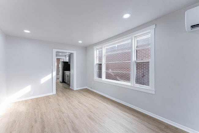 Building Photo - 3807 S Albany Ave