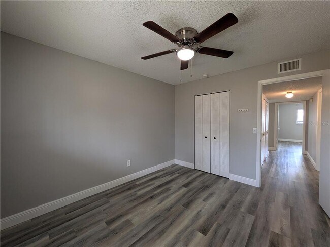 Building Photo - 725 Northlake Blvd