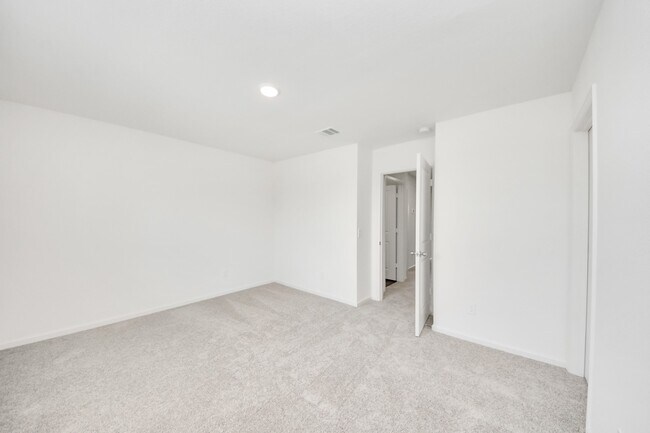 Building Photo - 10314 Valley Vista Dr
