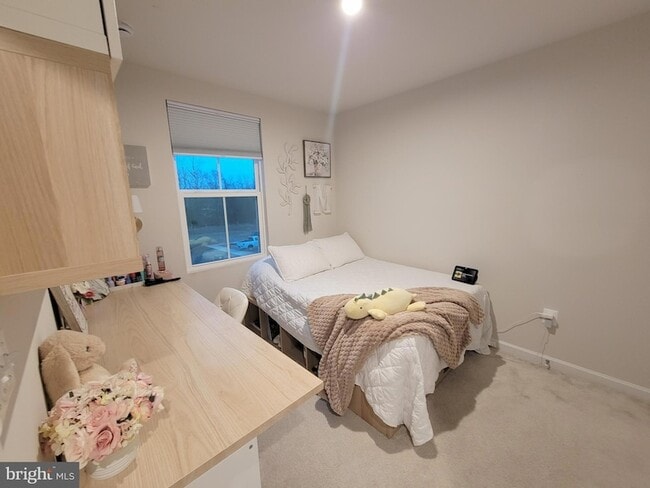 Building Photo - 2582 Laurel Pk Dr