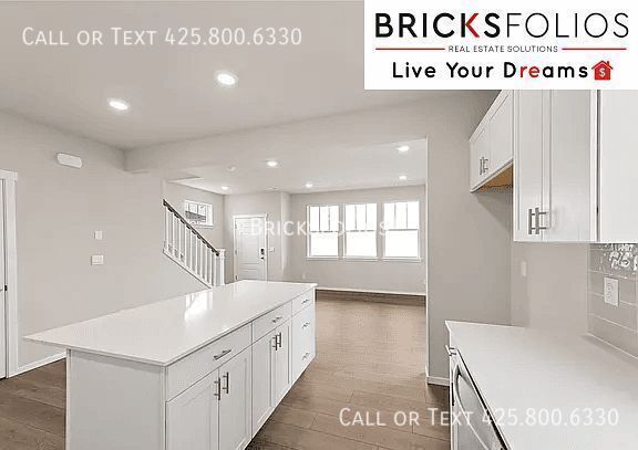 Building Photo - 14914 204th Ave E