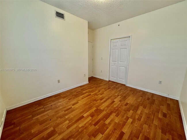 Building Photo - 6520 NW 114th Ave