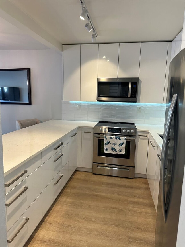 Building Photo - 3821 Environ Blvd