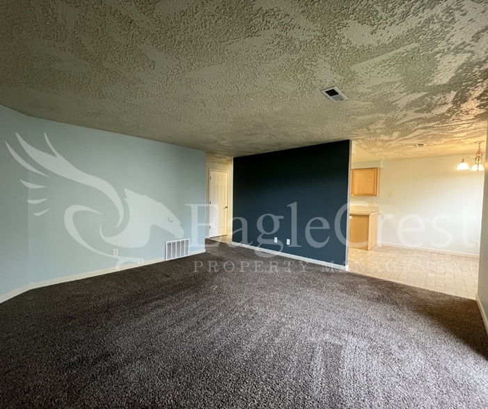 Building Photo - Availability at the Vineyards! 2 Bedroom 2 Bath ~ 2nd Floor Apartment **$200.00 Off 2nd Months Re...