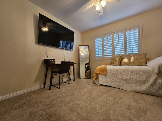 Building Photo - 91-305-305 Hoalauna Pl