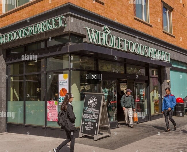 Building Photo - Updated Corner Unit at the Swarthmore in Foggy Bottom