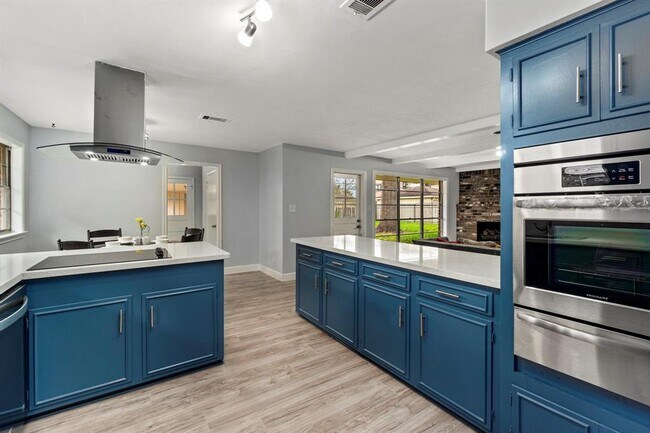 Building Photo - 5338 Rutherglenn Dr