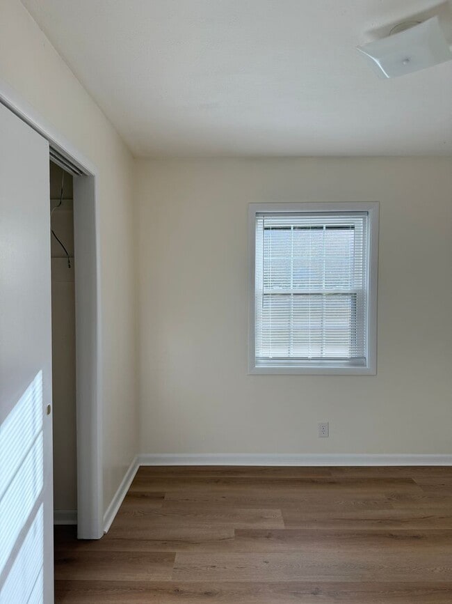 Building Photo - Available NOW-  103 Meadowlark-1/2 Off the first month rent with a 12-month lease