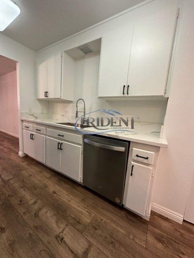 Building Photo - 3 bedroom, 2 ½ bath townhouse, located in The Grove gated community