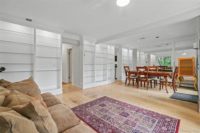 Building Photo - 811 Eagle Bay Dr