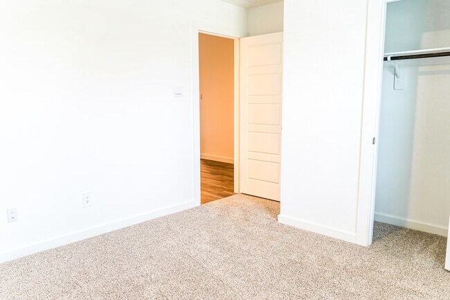 Building Photo - 1123 Sommerville Dr