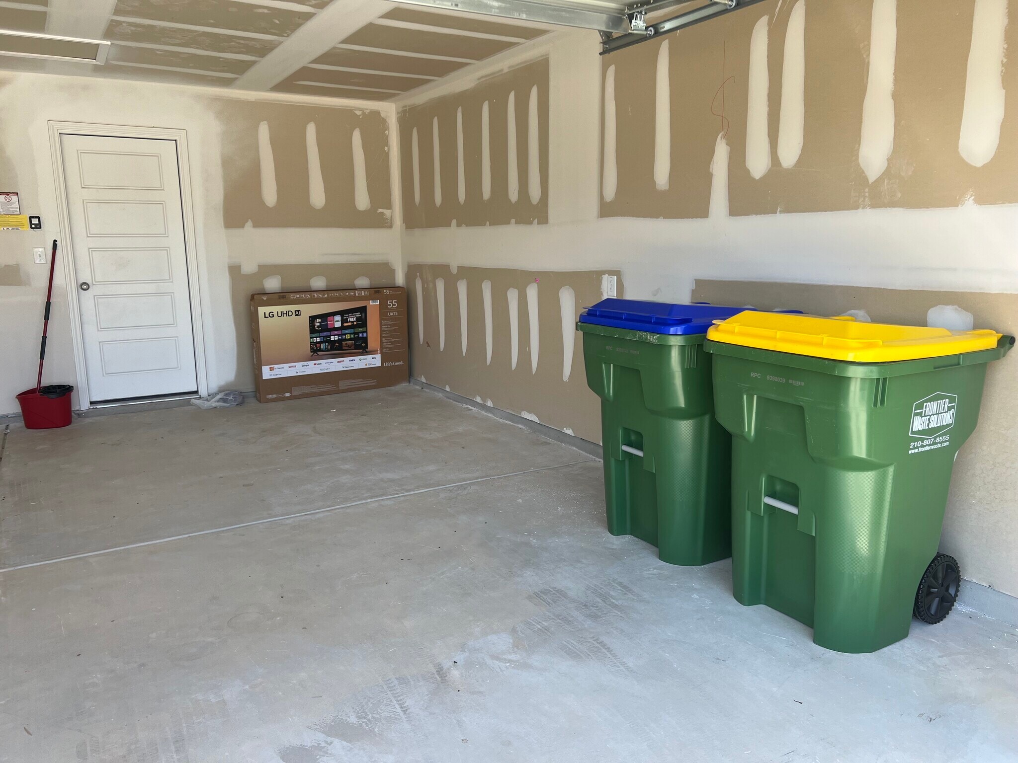 Garage - 8123 Hamrick Cir